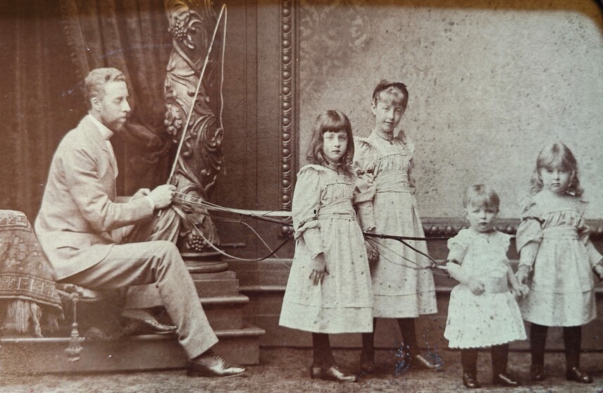 František Clam-Gallas a čtyři z jeho sedmi dcer